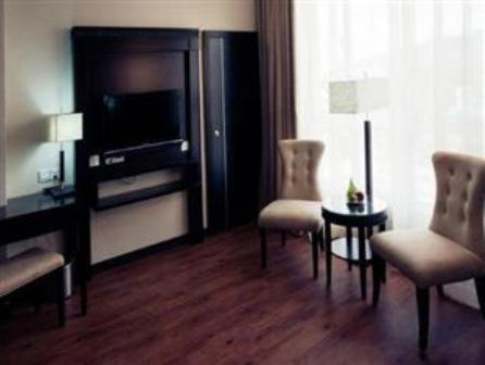 Hotel S Damansara Петалинг Джая Екстериор снимка